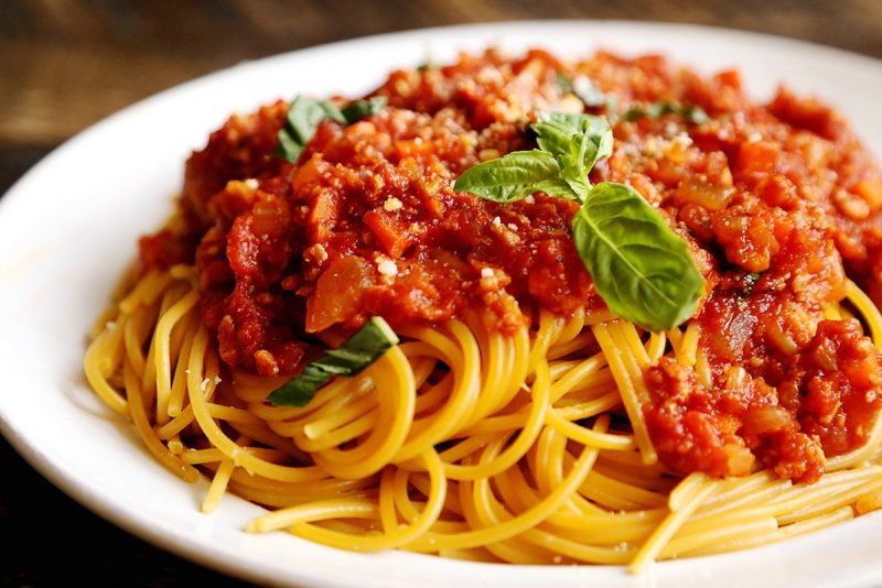 Макароны по-неаполитански с мясным соусом